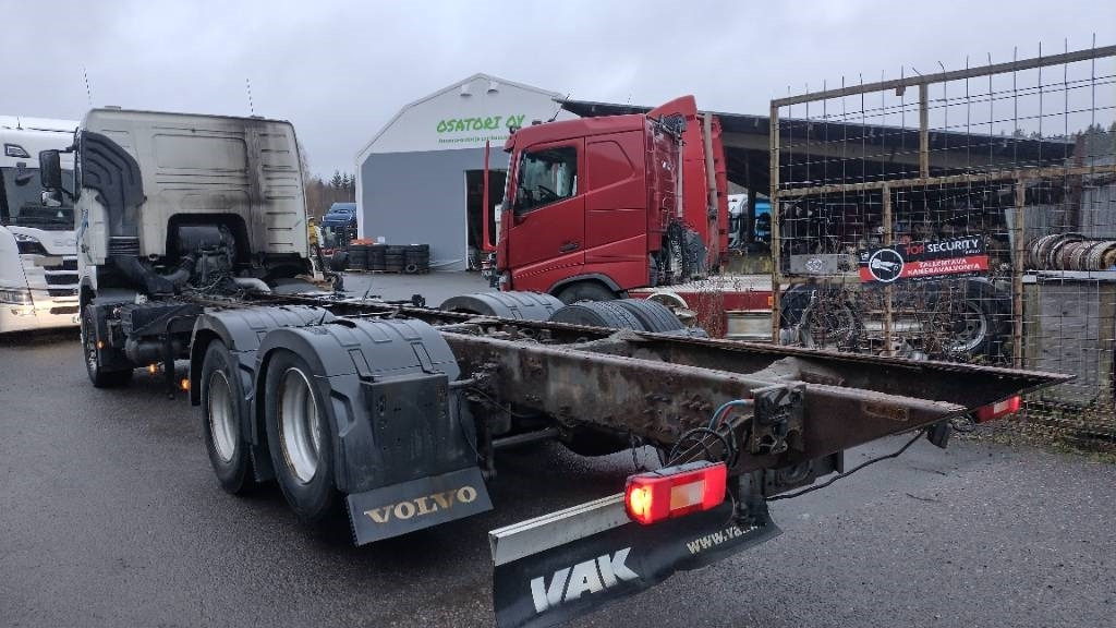 Volvo FH13 6x2 alusta, manuaalivaihteisto  - Φορτηγό σασί: φωτογραφία 4 Volvo FH13 6x2 alusta, manuaalivaihteisto  - Φορτηγό σασί: φωτογραφία 4