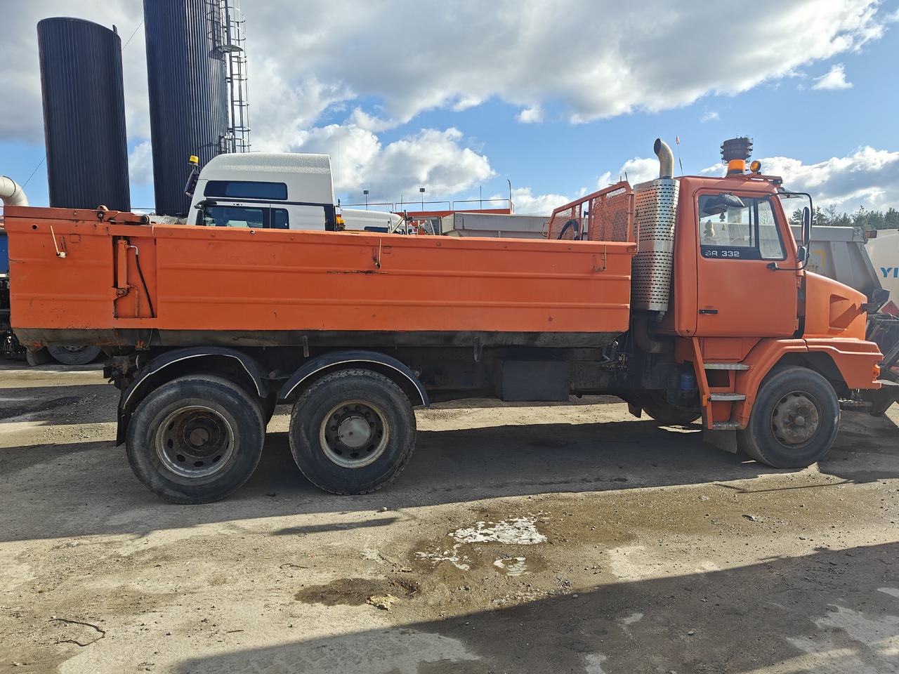 SISU SR 332 - Φορτηγό ανατρεπόμενο: φωτογραφία 1 SISU SR 332 - Φορτηγό ανατρεπόμενο: φωτογραφία 1