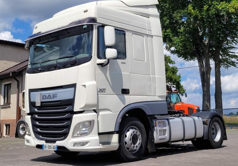 DAF XF510 SPACE CAB / SPROWADZONY / MANUAL / RETARDER - Τράκτορας: φωτογραφία 1 DAF XF510 SPACE CAB / SPROWADZONY / MANUAL / RETARDER - Τράκτορας: φωτογραφία 1