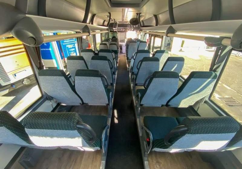 Iveco CROSSWAY/ DŁUGOŚĆ 10.70 M / MANUAL / EURO 6 - Προαστιακό λεωφορείο: φωτογραφία 5 Iveco CROSSWAY/ DŁUGOŚĆ 10.70 M / MANUAL / EURO 6 - Προαστιακό λεωφορείο: φωτογραφία 5