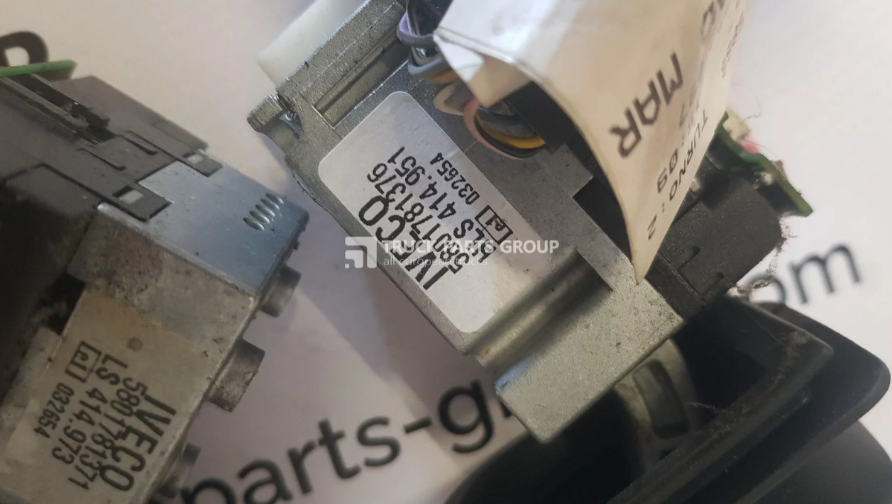 IVECO IVECO STRALIS EURO6 understeering switch control units 41223123, 5801781371, 5801781376, 5802518451. - Διακόπτης κολώνας τιμονιού για Φορτηγό: φωτογραφία 4 IVECO IVECO STRALIS EURO6 understeering switch control units 41223123, 5801781371, 5801781376, 5802518451. - Διακόπτης κολώνας τιμονιού για Φορτηγό: φωτογραφία 4