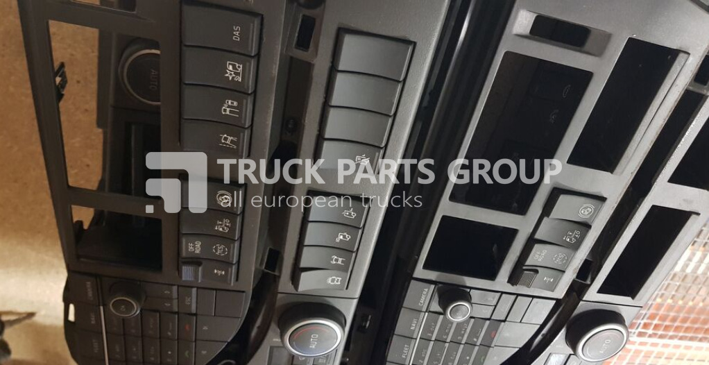 VOLVO FH4 euro6 control panels dashboard, central panel, information p dashboard - Ταμπλό αυτοκινήτου για Φορτηγό: φωτογραφία 1 VOLVO FH4 euro6 control panels dashboard, central panel, information p dashboard - Ταμπλό αυτοκινήτου για Φορτηγό: φωτογραφία 1