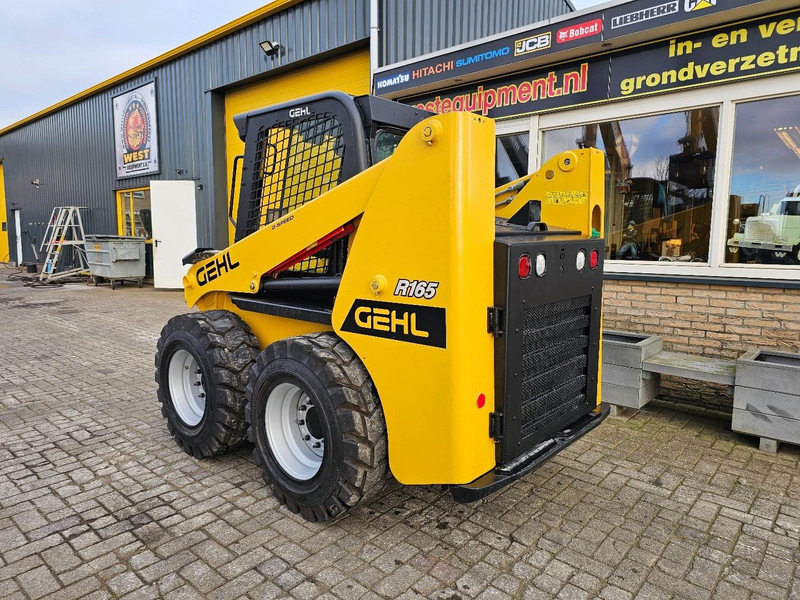 Gehl R165 - Ελαστιχοφόρος φορτωτής: φωτογραφία 3 Gehl R165 - Ελαστιχοφόρος φορτωτής: φωτογραφία 3