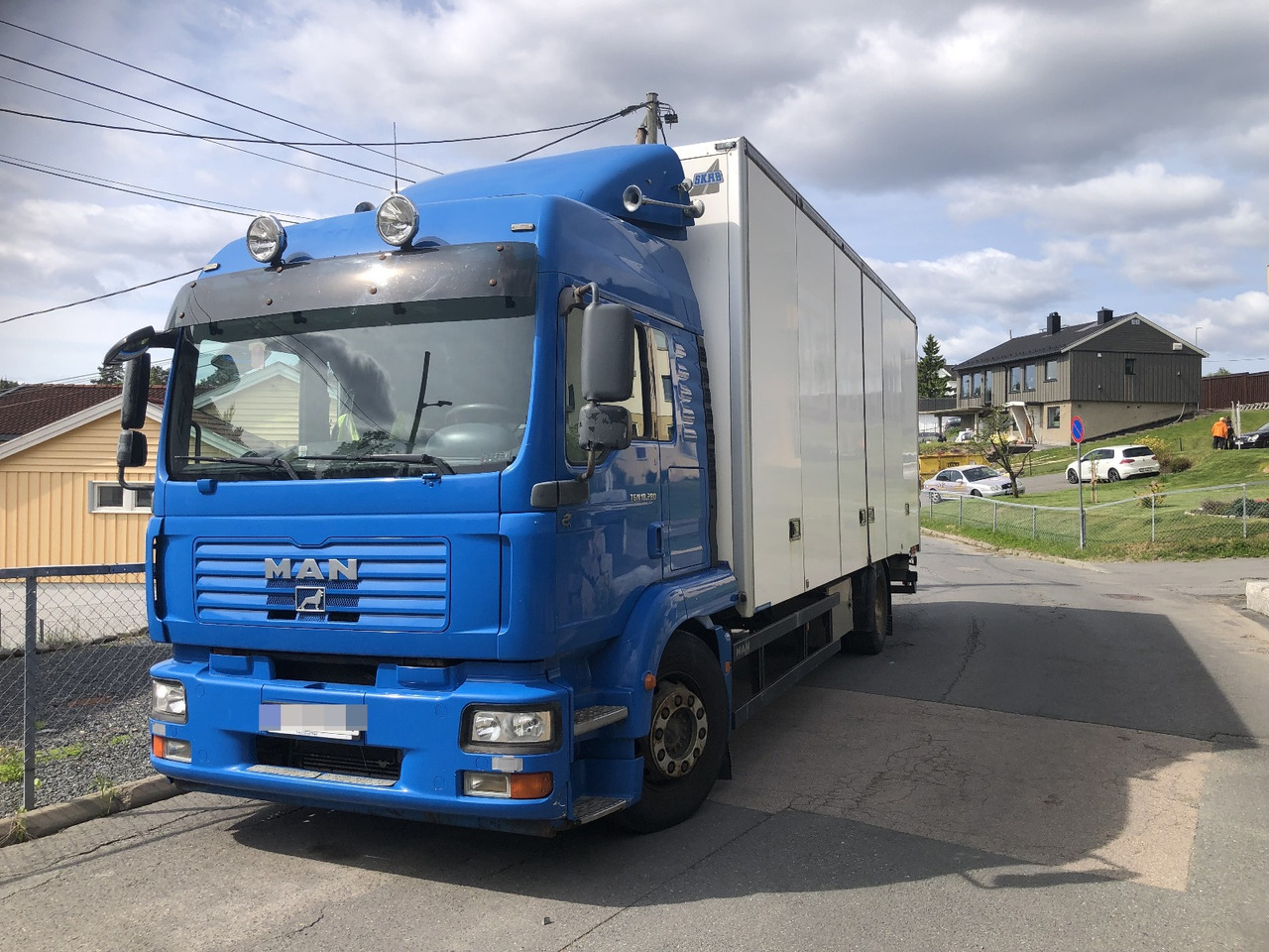 MAN TGM 18.240 - Φορτηγό κόφα: φωτογραφία 1 MAN TGM 18.240 - Φορτηγό κόφα: φωτογραφία 1