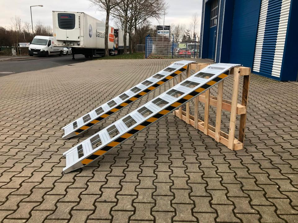 Alurampen Satz 2m 2000KG Minibagger Minilader Quad Auffahrrampe *INKL.19% MWST* - Ράμπα φόρτωσης: φωτογραφία 5 Alurampen Satz 2m 2000KG Minibagger Minilader Quad Auffahrrampe *INKL.19% MWST* - Ράμπα φόρτωσης: φωτογραφία 5