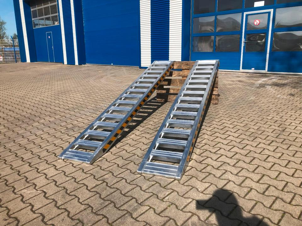 Alurampen Satz 3m 3000KG Minibagger Minilader Quad Auffahrrampe *INKL.19% MWST* - Ράμπα φόρτωσης: φωτογραφία 2 Alurampen Satz 3m 3000KG Minibagger Minilader Quad Auffahrrampe *INKL.19% MWST* - Ράμπα φόρτωσης: φωτογραφία 2