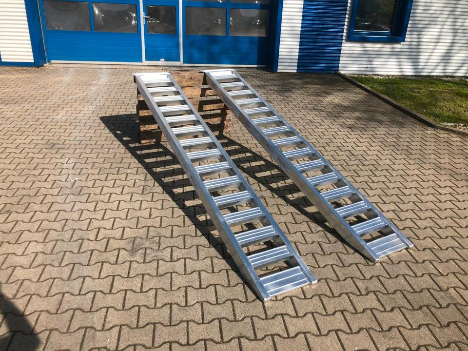 Alurampen Satz 3m 3000KG Minibagger Minilader Quad Auffahrrampe *INKL.19% MWST* - Ράμπα φόρτωσης: φωτογραφία 5 Alurampen Satz 3m 3000KG Minibagger Minilader Quad Auffahrrampe *INKL.19% MWST* - Ράμπα φόρτωσης: φωτογραφία 5