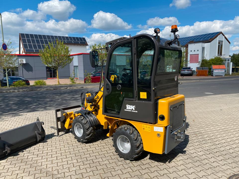 Radlader / Hoflader BK906 mit Kabine *INKL.19% MWST*PERKINS*BERGER KRAUS*GABELPAKET*CE*EURO* - Σπαστός φορτωτής: φωτογραφία 3 Radlader / Hoflader BK906 mit Kabine *INKL.19% MWST*PERKINS*BERGER KRAUS*GABELPAKET*CE*EURO* - Σπαστός φορτωτής: φωτογραφία 3