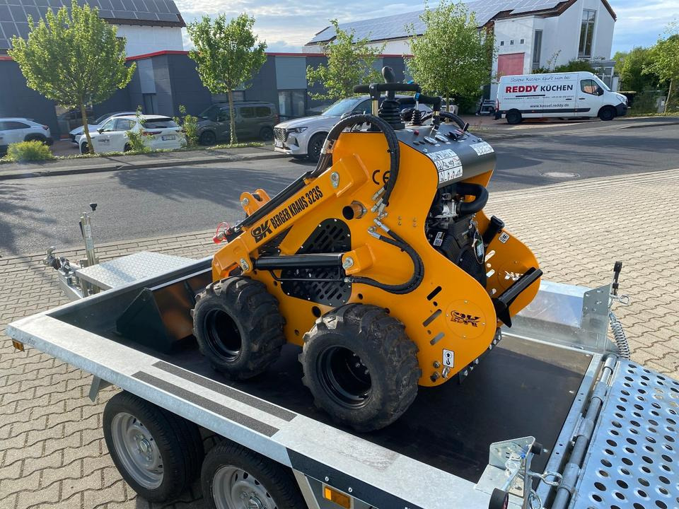 Radlader / Minilader BK323S mit Gabelpaket und Tieflader *INKL.19% MWST*BERGER KRAUS*BRIGGS&STRATTON*SOFORT!* - Φορτωτής πλάγιας ολίσθησης: φωτογραφία 4 Radlader / Minilader BK323S mit Gabelpaket und Tieflader *INKL.19% MWST*BERGER KRAUS*BRIGGS&STRATTON*SOFORT!* - Φορτωτής πλάγιας ολίσθησης: φωτογραφία 4