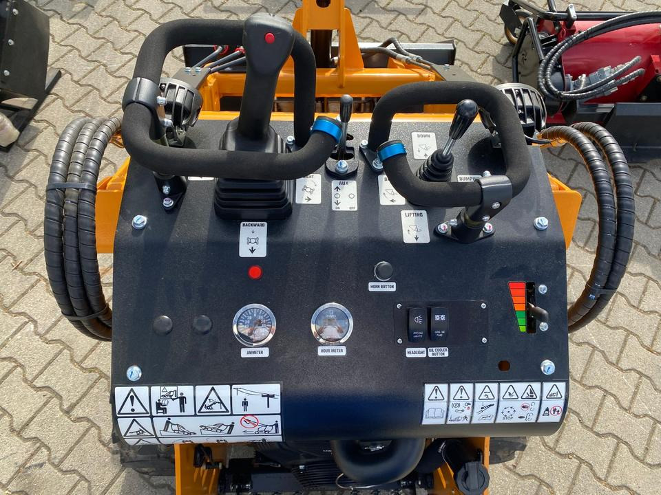 Radlader / Minilader BK323S mit Zubehör Komplettpaket *INKL.19% MWST.*BERGER KRAUS*BRIGGS&STRATTON* - Φορτωτής πλάγιας ολίσθησης: φωτογραφία 5 Radlader / Minilader BK323S mit Zubehör Komplettpaket *INKL.19% MWST.*BERGER KRAUS*BRIGGS&STRATTON* - Φορτωτής πλάγιας ολίσθησης: φωτογραφία 5