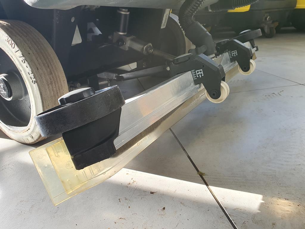 Μηχάνημα πλύσης-στέγνωσης KÄRCHER B 140 R Bp + R 90: φωτογραφία 10