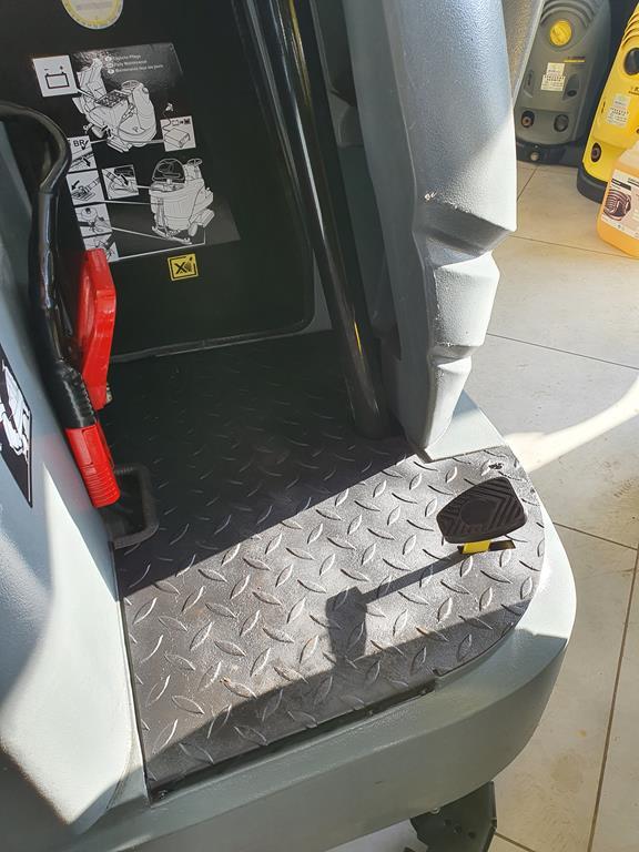 Μηχάνημα πλύσης-στέγνωσης KÄRCHER B 140 R Bp + R 90: φωτογραφία 12