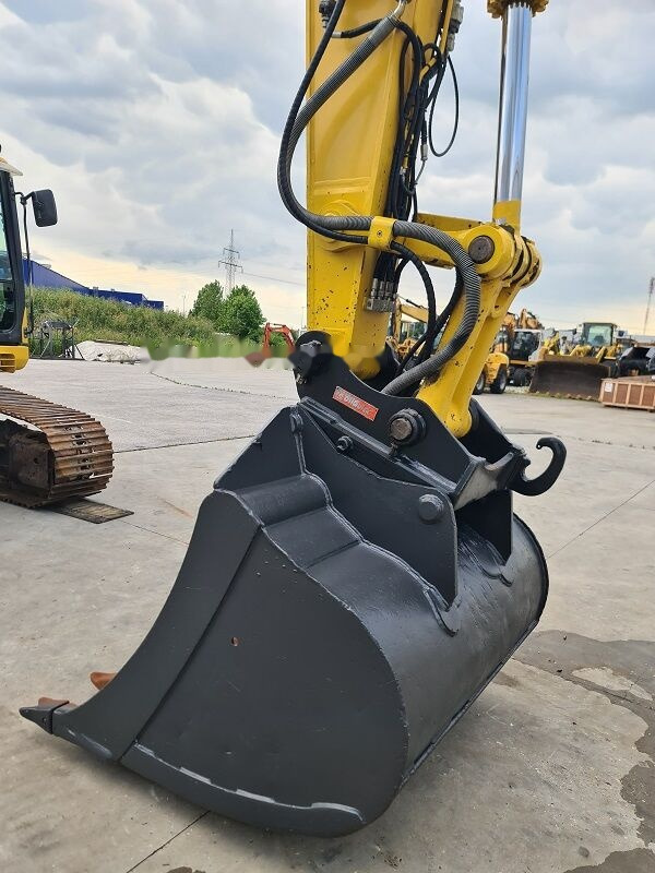 Ερπυστριοφόρος εκσκαφέας Komatsu PC240NLC-11: φωτογραφία 15