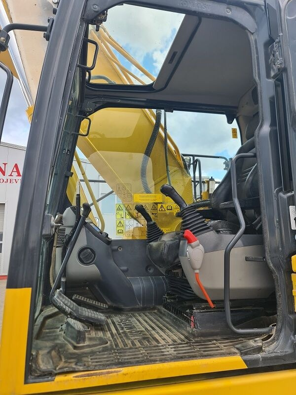 Ερπυστριοφόρος εκσκαφέας Komatsu PC240NLC-11: φωτογραφία 9