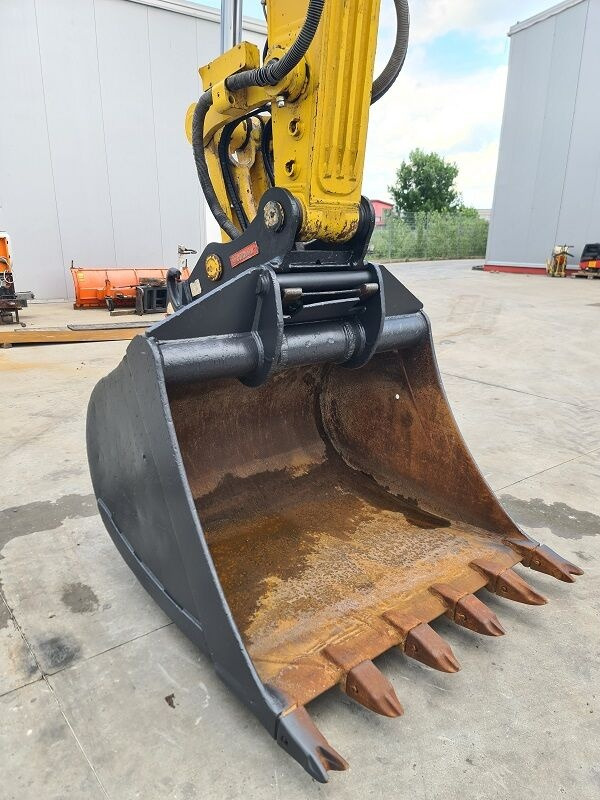 Ερπυστριοφόρος εκσκαφέας Komatsu PC240NLC-11: φωτογραφία 16
