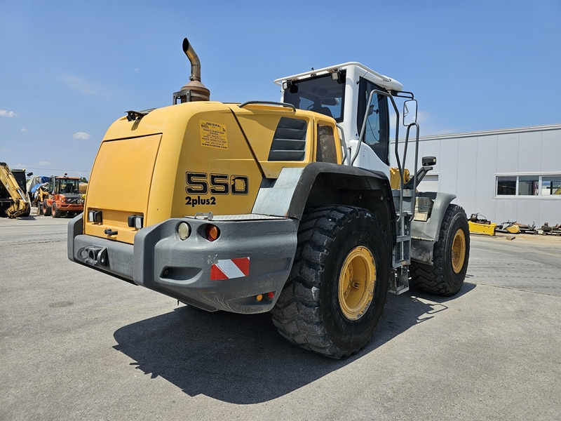 LIEBHERR L550 - Ελαστιχοφόρος φορτωτής: φωτογραφία 4 LIEBHERR L550 - Ελαστιχοφόρος φορτωτής: φωτογραφία 4