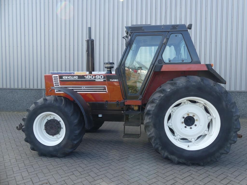 Fiat New Holland 180-90 4WD - Τρακτέρ: φωτογραφία 4 Fiat New Holland 180-90 4WD - Τρακτέρ: φωτογραφία 4