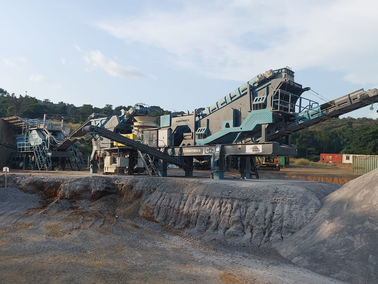 Constmach Mobile Backenbrecheranlage mit einer Leistung von 250 bis 300 t/h - Κινητός σπαστήρας: φωτογραφία 1 Constmach Mobile Backenbrecheranlage mit einer Leistung von 250 bis 300 t/h - Κινητός σπαστήρας: φωτογραφία 1