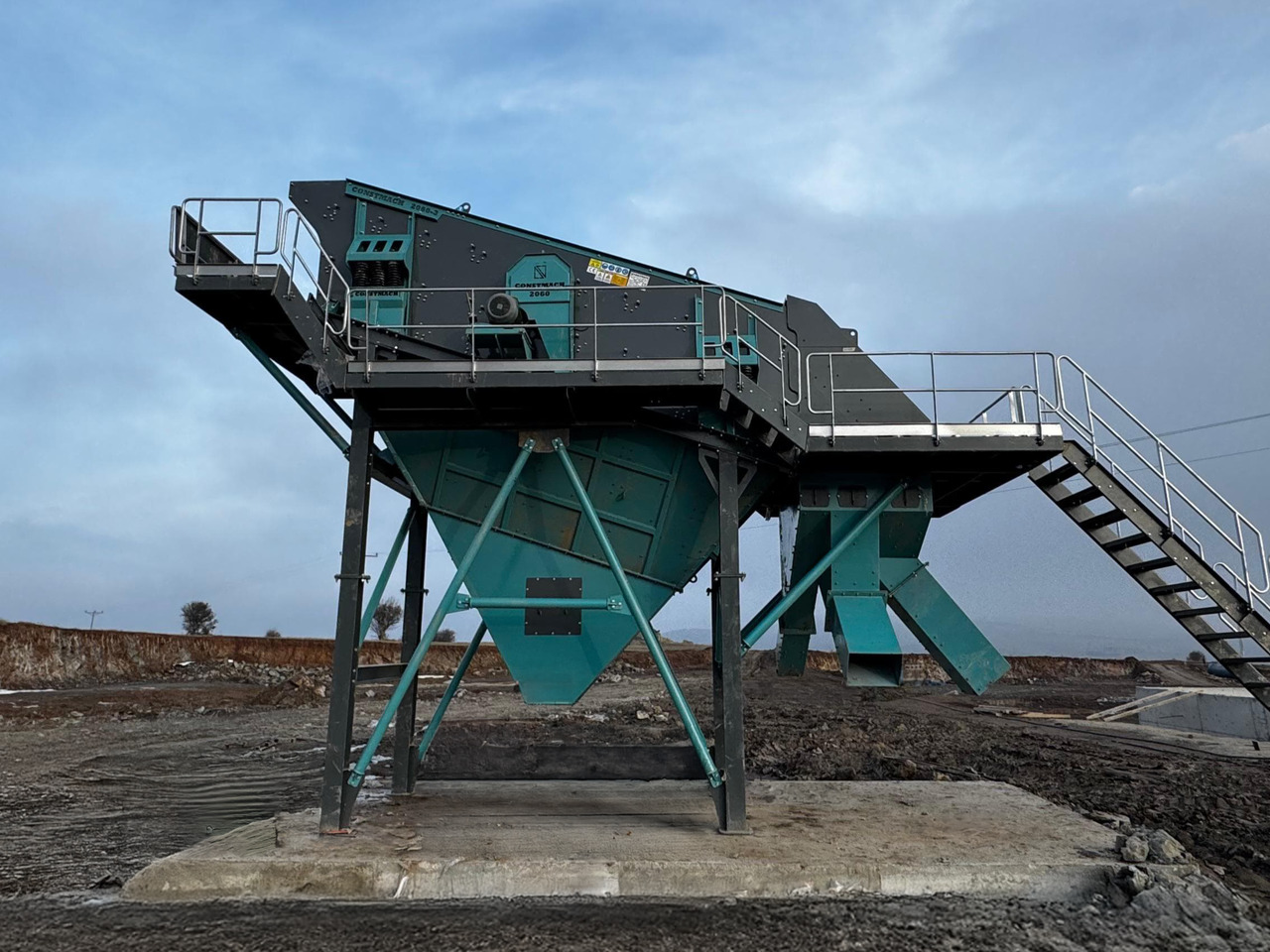 Constmach Systèmes de Cribles Vibrants 2-3-4 Étages 2 ans de Garantie - Διαλογής: φωτογραφία 1 Constmach Systèmes de Cribles Vibrants 2-3-4 Étages 2 ans de Garantie - Διαλογής: φωτογραφία 1