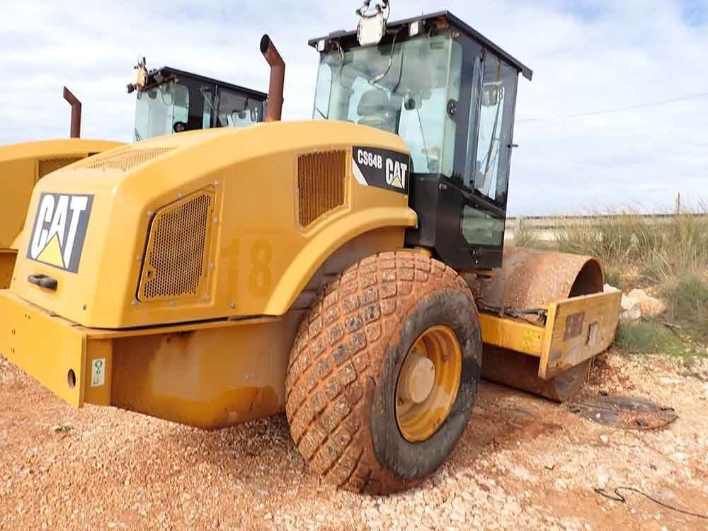 CAT CS64B - Δονητική πλάκα: φωτογραφία 4 CAT CS64B - Δονητική πλάκα: φωτογραφία 4