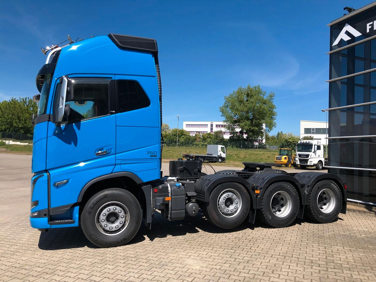 Volvo FH16 750 XL 8x4 Tridem*100T*Kriechgänge*Retarder Volvo FH16 750 XL 8x4 Tridem*100T*Kriechgänge*Retarder - Τράκτορας: φωτογραφία 2 Volvo FH16 750 XL 8x4 Tridem*100T*Kriechgänge*Retarder Volvo FH16 750 XL 8x4 Tridem*100T*Kriechgänge*Retarder - Τράκτορας: φωτογραφία 2