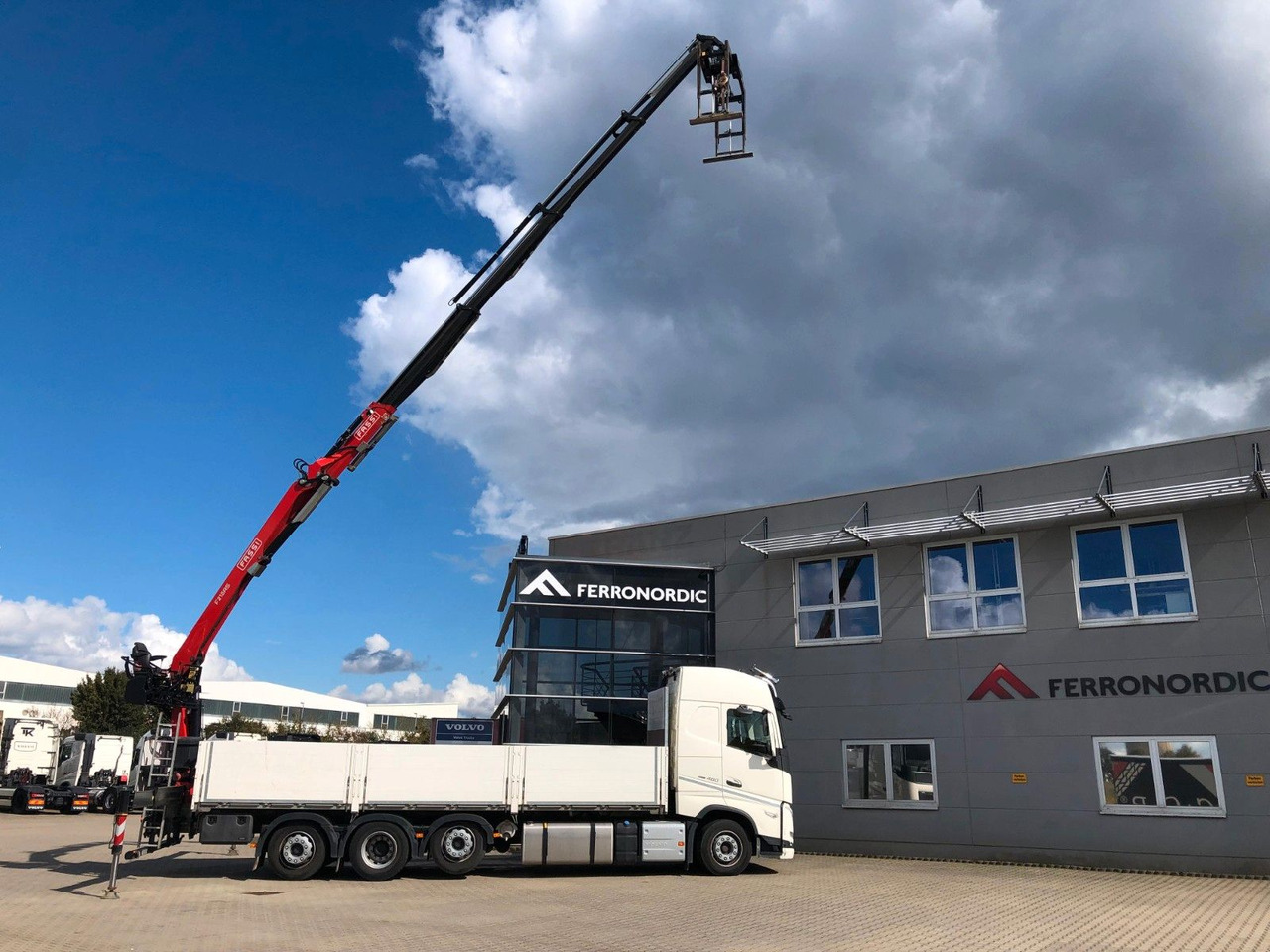 Volvo FH460 8x2 TRIDEM VLA&NLA gelenkt*FASSI F215AS.24 - Φορτηγό με ανοιχτή καρότσα, Φορτηγό με γερανό: φωτογραφία 1 Volvo FH460 8x2 TRIDEM VLA&NLA gelenkt*FASSI F215AS.24 - Φορτηγό με ανοιχτή καρότσα, Φορτηγό με γερανό: φωτογραφία 1