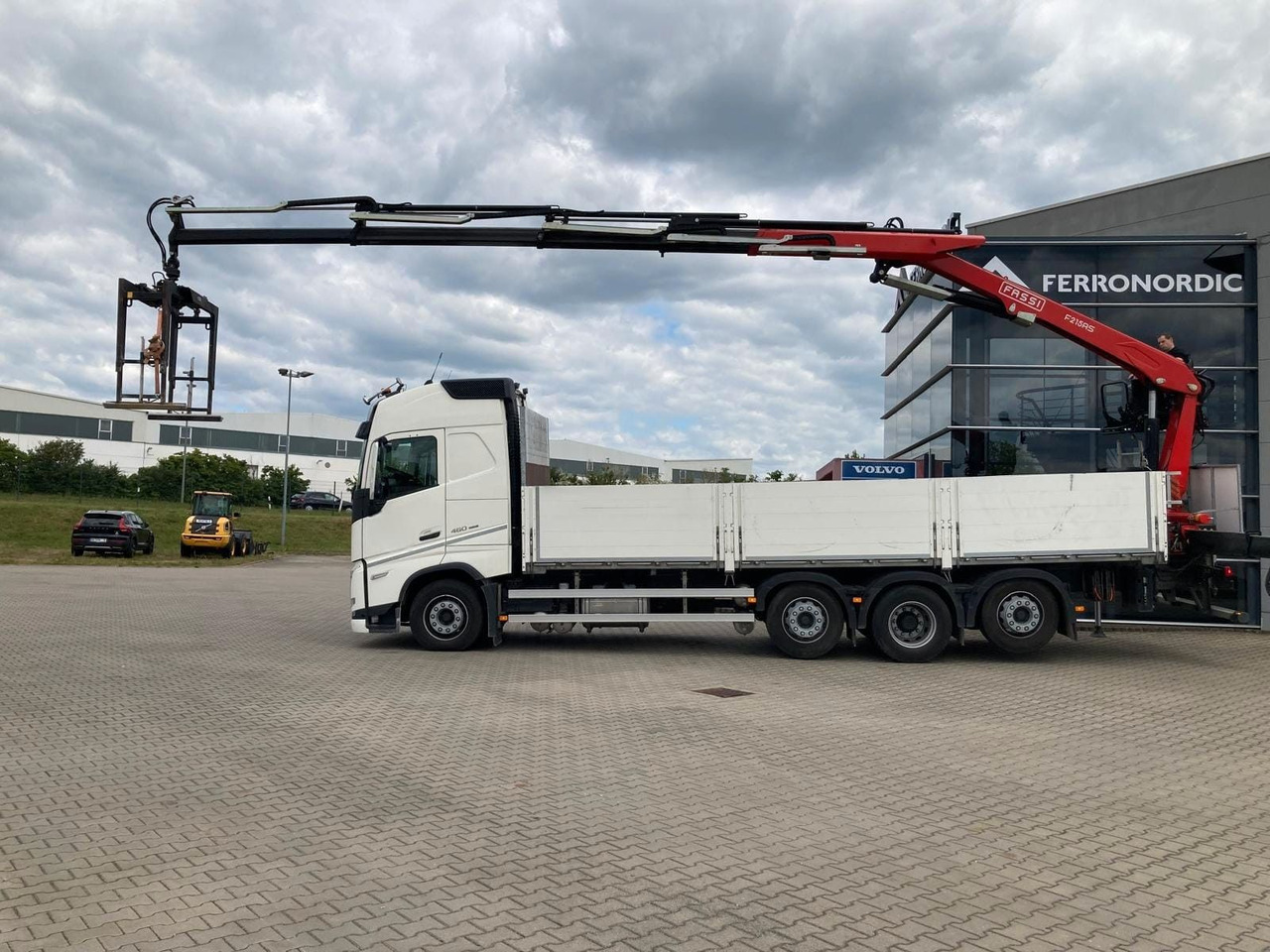 Volvo FH460 8x2 TRIDEM VLA&NLA gelenkt*FASSI F215AS.24 - Φορτηγό με γερανό: φωτογραφία 1 Volvo FH460 8x2 TRIDEM VLA&NLA gelenkt*FASSI F215AS.24 - Φορτηγό με γερανό: φωτογραφία 1