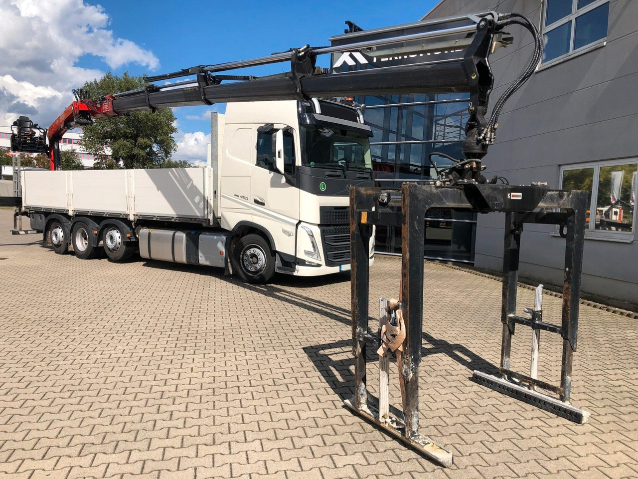 Volvo FH460 8x2 TRIDEM VLA&NLA gelenkt*FASSI F215AS.24 - Φορτηγό με ανοιχτή καρότσα, Φορτηγό με γερανό: φωτογραφία 3 Volvo FH460 8x2 TRIDEM VLA&NLA gelenkt*FASSI F215AS.24 - Φορτηγό με ανοιχτή καρότσα, Φορτηγό με γερανό: φωτογραφία 3