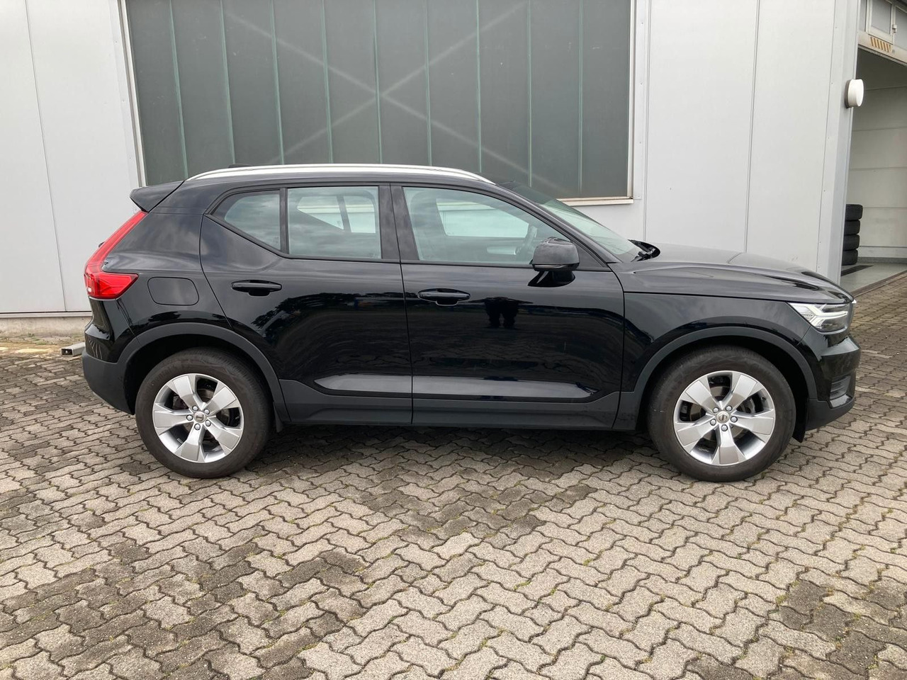 Volvo XC 40 T3 Momentum Pro 2WD - SUV: φωτογραφία 2 Volvo XC 40 T3 Momentum Pro 2WD - SUV: φωτογραφία 2