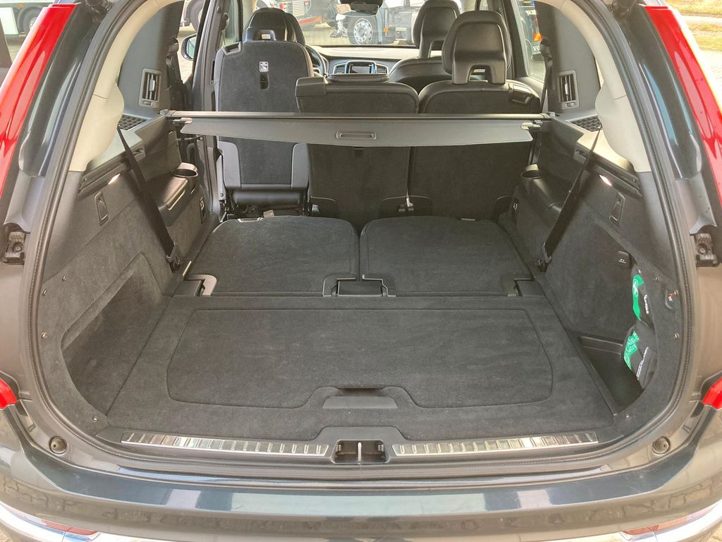 Volvo XC 90 T8 7-Sitzer Inscr. Expr. Recharge AWD Volvo XC 90 T8 7-Sitzer Inscr. Expr. Recharge AWD - SUV: φωτογραφία 5 Volvo XC 90 T8 7-Sitzer Inscr. Expr. Recharge AWD Volvo XC 90 T8 7-Sitzer Inscr. Expr. Recharge AWD - SUV: φωτογραφία 5