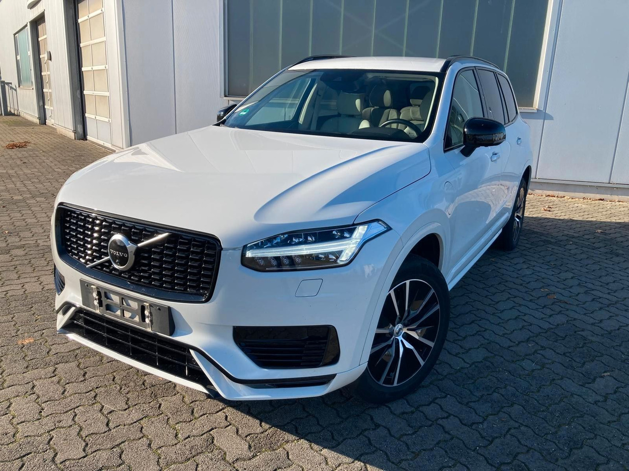 Volvo XC 90 T8 R-Des. Exp. Rech. Pl.-In Hybr. AWD 7-S. - SUV: φωτογραφία 1 Volvo XC 90 T8 R-Des. Exp. Rech. Pl.-In Hybr. AWD 7-S. - SUV: φωτογραφία 1