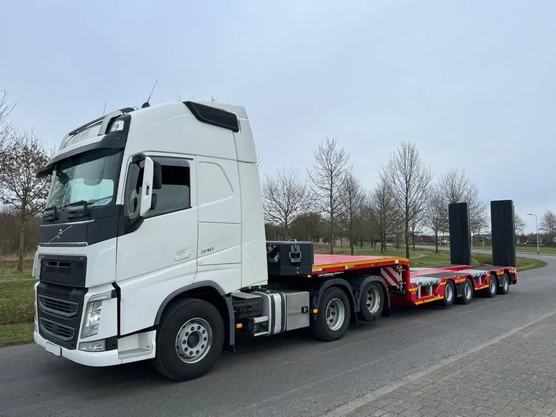 Goldhofer STN-L 4 (245) A RM2 Stepstar - Επικαθήμενο με χαμηλό δάπεδο: φωτογραφία 1 Goldhofer STN-L 4 (245) A RM2 Stepstar - Επικαθήμενο με χαμηλό δάπεδο: φωτογραφία 1