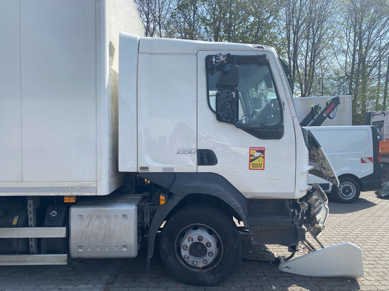 Volvo FL 16.280 Koffer Unfallschaden - Φορτηγό κόφα: φωτογραφία 2 Volvo FL 16.280 Koffer Unfallschaden - Φορτηγό κόφα: φωτογραφία 2