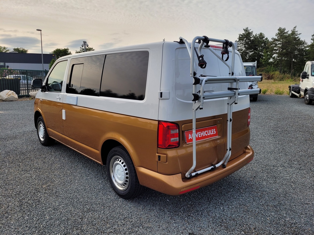 VOLKSWAGEN transporter van amenage avec amenagement entierement neuf - Αυτοκινούμενο βαν: φωτογραφία 4 VOLKSWAGEN transporter van amenage avec amenagement entierement neuf - Αυτοκινούμενο βαν: φωτογραφία 4