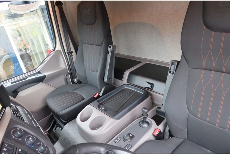 DAF LF 210 Bakwagen+ Dhollandia 1500 kg Comfort cabine - Φορτηγό κόφα: φωτογραφία 5 DAF LF 210 Bakwagen+ Dhollandia 1500 kg Comfort cabine - Φορτηγό κόφα: φωτογραφία 5