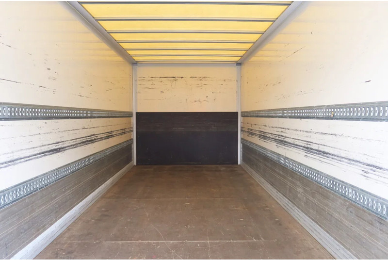 FUSO Canter Mistubishi Canter 7C18 - Φορτηγό κόφα: φωτογραφία 4 FUSO Canter Mistubishi Canter 7C18 - Φορτηγό κόφα: φωτογραφία 4