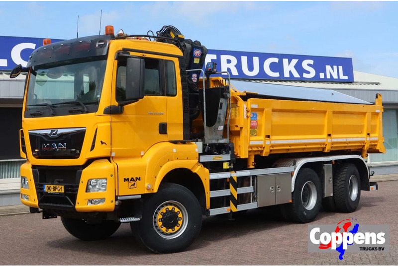 MAN TGS 33.420 2 Zijdige kipper + Kraan 6x6 Stuur as - Φορτηγό ανατρεπόμενο, Φορτηγό με γερανό: φωτογραφία 1 MAN TGS 33.420 2 Zijdige kipper + Kraan 6x6 Stuur as - Φορτηγό ανατρεπόμενο, Φορτηγό με γερανό: φωτογραφία 1