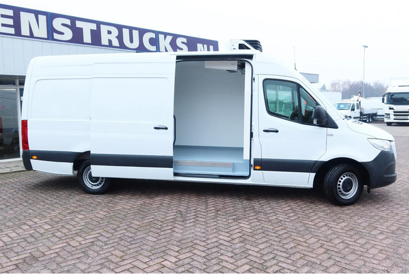 Mercedes-Benz Sprinter 317 Koel/Vries/verwarmen Carrier Xarios 350 + 220 volt nacht aansluiting - Επαγγελματικό αυτοκίνητο ψυγείο: φωτογραφία 3 Mercedes-Benz Sprinter 317 Koel/Vries/verwarmen Carrier Xarios 350 + 220 volt nacht aansluiting - Επαγγελματικό αυτοκίνητο ψυγείο: φωτογραφία 3