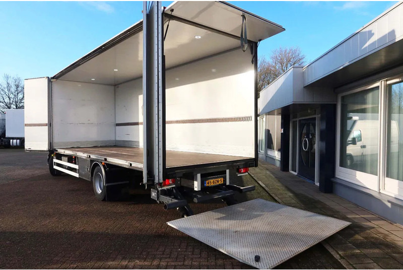 Renault D250 Bakwagen + Laadklep Deuren - Φορτηγό κόφα: φωτογραφία 4 Renault D250 Bakwagen + Laadklep Deuren - Φορτηγό κόφα: φωτογραφία 4