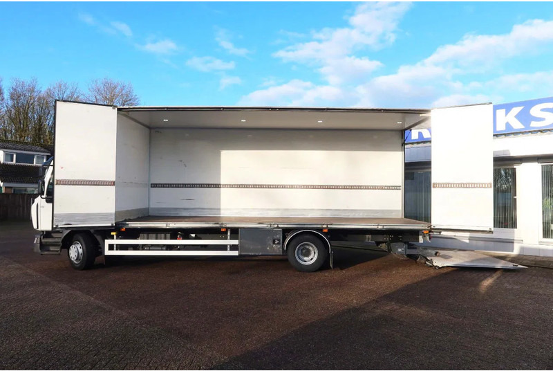 Renault D250 Bakwagen + Laadklep Deuren - Φορτηγό κόφα: φωτογραφία 2 Renault D250 Bakwagen + Laadklep Deuren - Φορτηγό κόφα: φωτογραφία 2