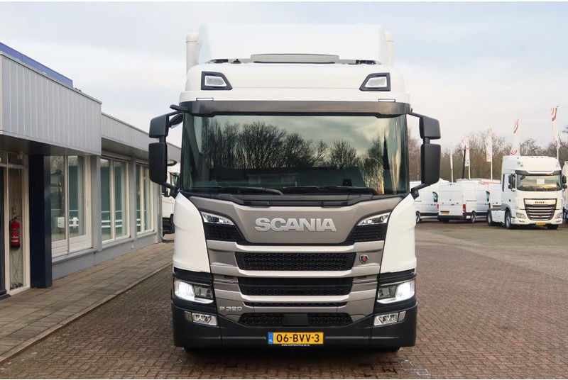Scania P320 4X2 Bak + Dhollandia klep 2000 kg 1x bed - Φορτηγό κόφα: φωτογραφία 3 Scania P320 4X2 Bak + Dhollandia klep 2000 kg 1x bed - Φορτηγό κόφα: φωτογραφία 3