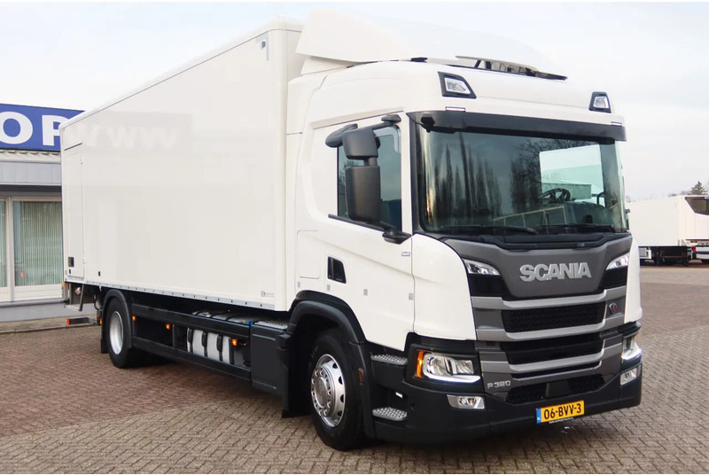 Scania P320 4X2 Bak + Dhollandia klep 2000 kg 1x bed - Φορτηγό κόφα: φωτογραφία 4 Scania P320 4X2 Bak + Dhollandia klep 2000 kg 1x bed - Φορτηγό κόφα: φωτογραφία 4