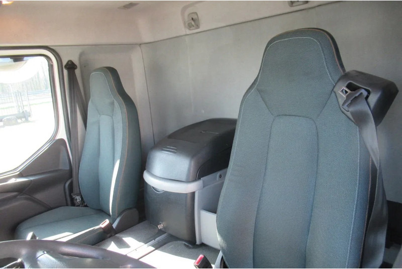 Volvo FL 250 Bakwagen + 6 deuren + Laadklep 2000 kg - Φορτηγό κόφα: φωτογραφία 5 Volvo FL 250 Bakwagen + 6 deuren + Laadklep 2000 kg - Φορτηγό κόφα: φωτογραφία 5