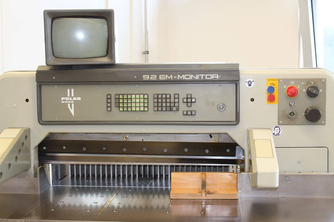 Polar 92 EM-MON - Μηχανή κοπής χαρτιού: φωτογραφία 2 Polar 92 EM-MON - Μηχανή κοπής χαρτιού: φωτογραφία 2