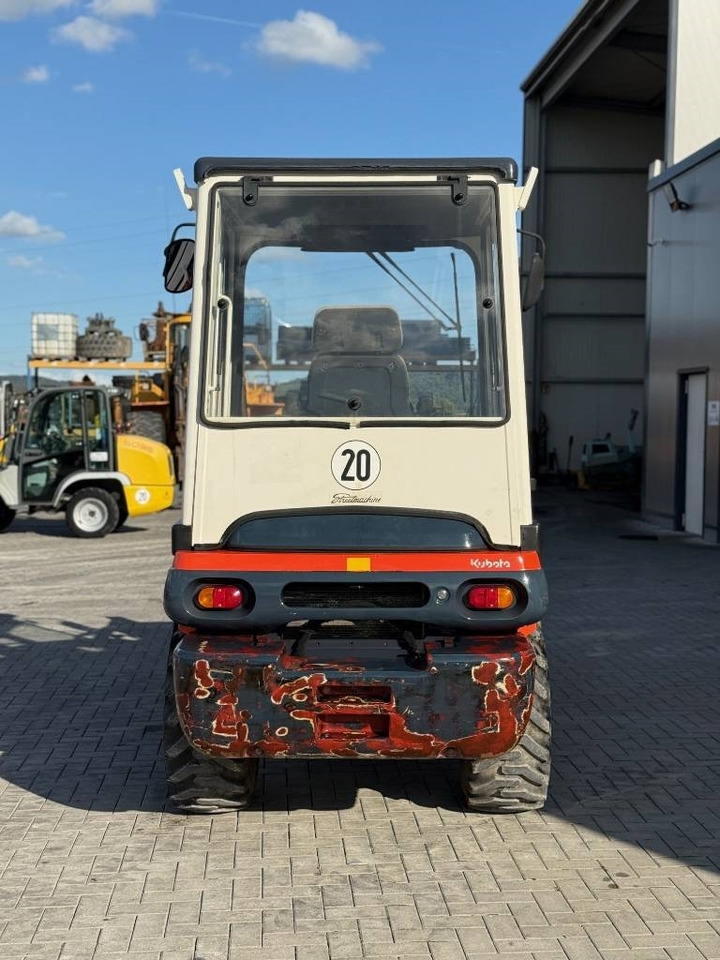 Kubota R 420 - Ελαστιχοφόρος φορτωτής: φωτογραφία 4 Kubota R 420 - Ελαστιχοφόρος φορτωτής: φωτογραφία 4