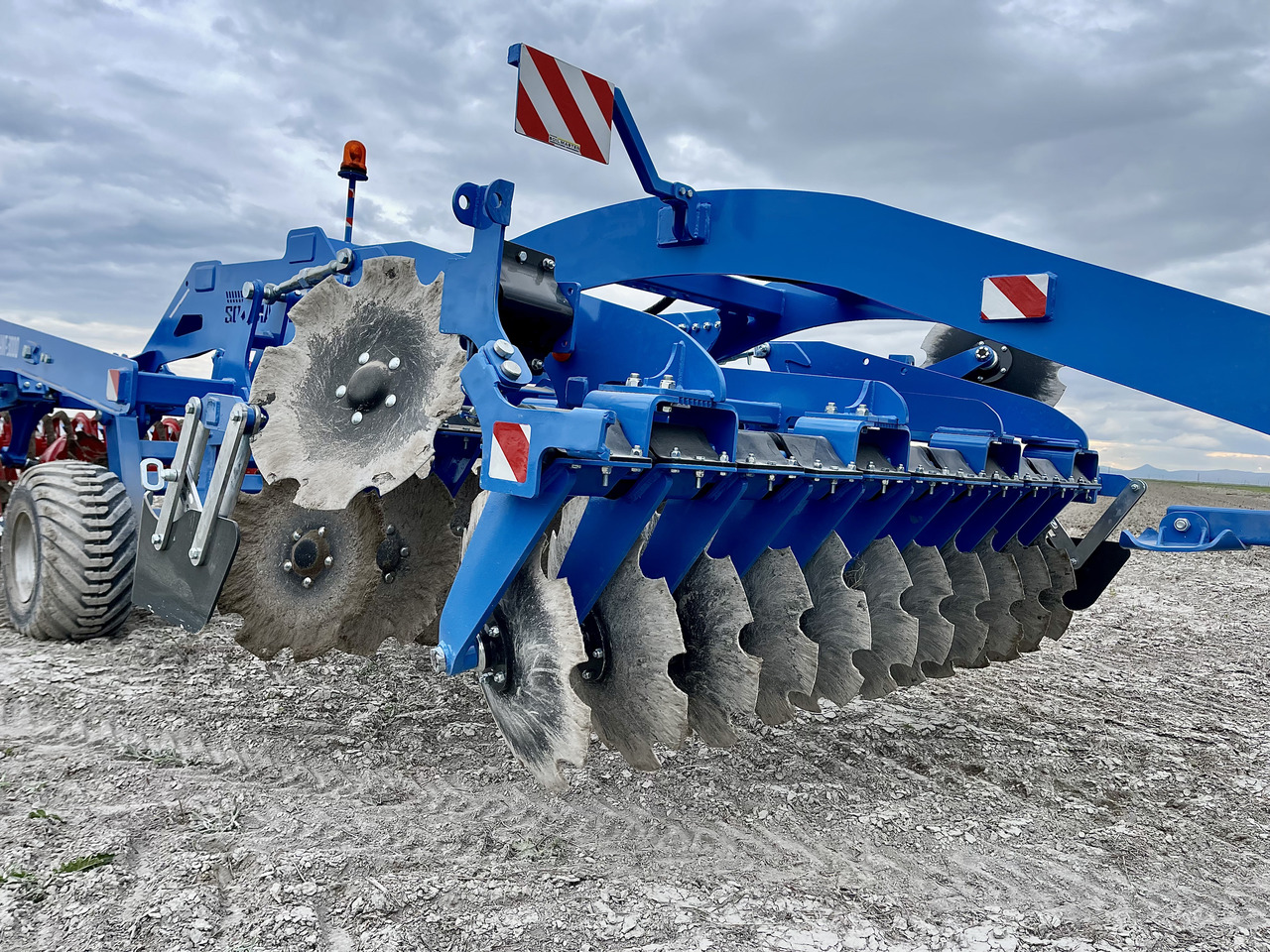 SOIL MASTER _DOMINANT SERIES TRAILED TYPE COMBINE TILLAGE MACHINE - Δισκοσβάρνα: φωτογραφία 5 SOIL MASTER _DOMINANT SERIES TRAILED TYPE COMBINE TILLAGE MACHINE - Δισκοσβάρνα: φωτογραφία 5