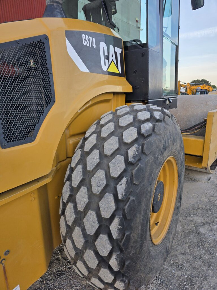 CAT CS74 - Οδοστρωτήρας: φωτογραφία 4 CAT CS74 - Οδοστρωτήρας: φωτογραφία 4