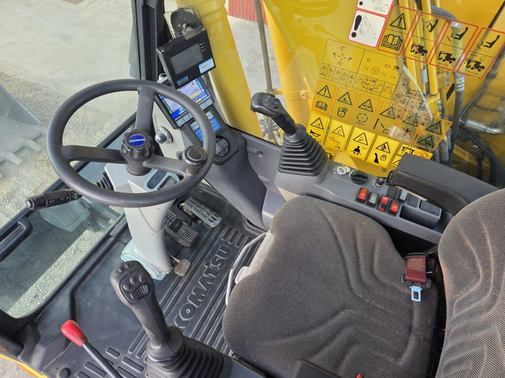 Τροχοφόρος εκσκαφέας KOMATSU PW148-11: φωτογραφία 9