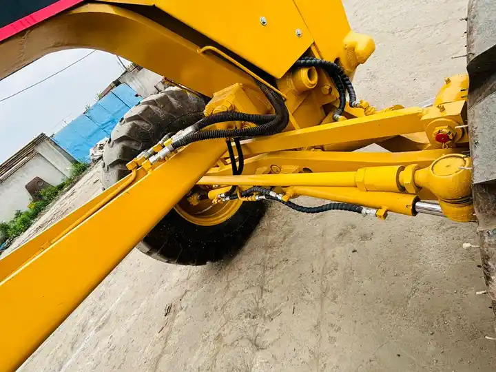 Caterpillar Used Cat Motor Grader 140h With Original Japan Cat Engine For Sale In Shanghai - Γκρέιντερ: φωτογραφία 3 Caterpillar Used Cat Motor Grader 140h With Original Japan Cat Engine For Sale In Shanghai - Γκρέιντερ: φωτογραφία 3