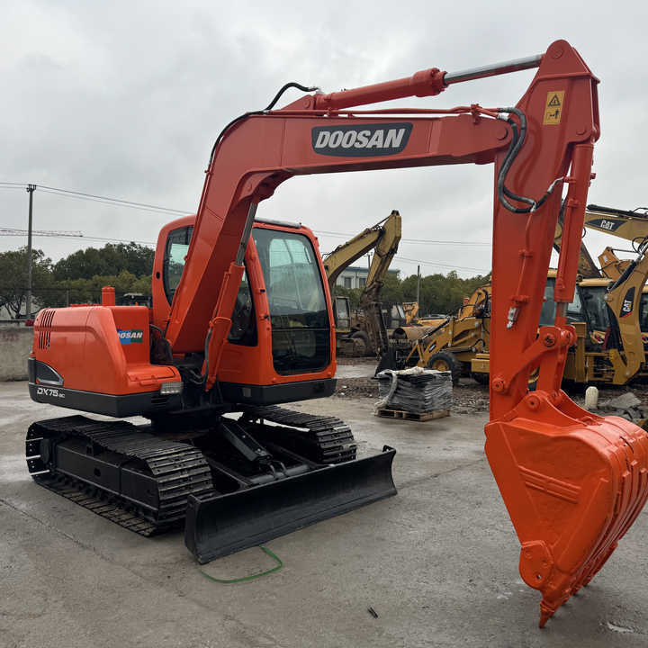 Doosan DX75-9C Used Excavator Crawler Second Hand Korean Engine DX75-9C Small Digger for Home or Farm - Ερπυστριοφόρος εκσκαφέας: φωτογραφία 1 Doosan DX75-9C Used Excavator Crawler Second Hand Korean Engine DX75-9C Small Digger for Home or Farm - Ερπυστριοφόρος εκσκαφέας: φωτογραφία 1